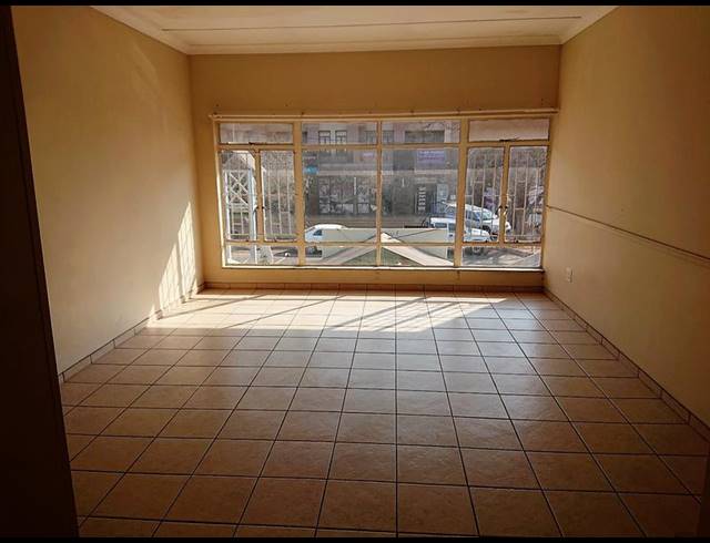 1 BEDROOM PROPERTY TO RENT IN DIE BULT